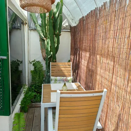 2-6 Apartment *
